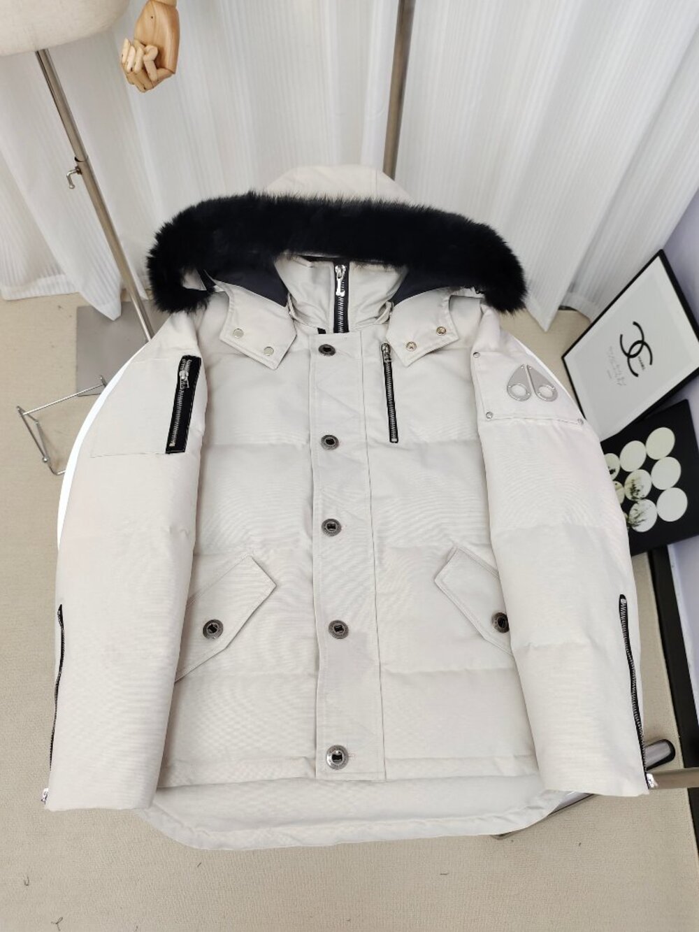 Moose Knuckles Off‑White Down Parka Large Black Fur Hood Silver Hardware Winter